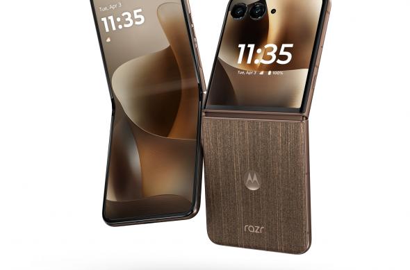 Motorola razr 70 Ultra - Fotografii: MOTOROLA RAZR 70 ULTRA_BASICPACK_COCOA_DYN FOLDABLE 1.jpg