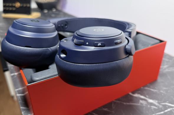 SteelSeries Arctis Nova Pro Omni - Unboxing: Photo 01-05-2026, 14 51 33.jpg