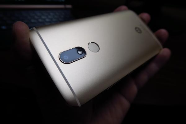 Motorola Moto M - Fotografii Hands-On