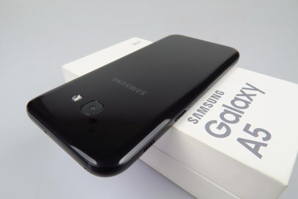 Samsung Galaxy A5 (2017) - Unboxing