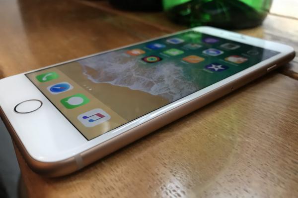 Fotografii hands-on cu iPhone 8 Plus