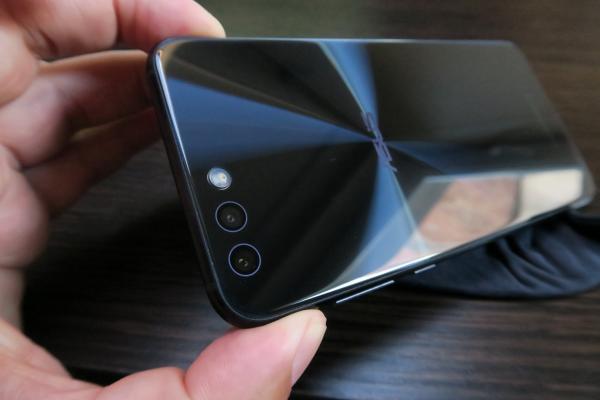 ASUS ZenFone 4 (ZE554KL) - Fotografii Hands-On