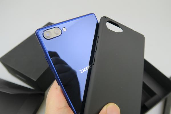 Unboxing DOOGEE Mix (conținutul cutiei)