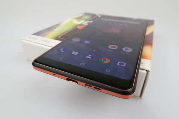 Nokia 7 Plus - Unboxing