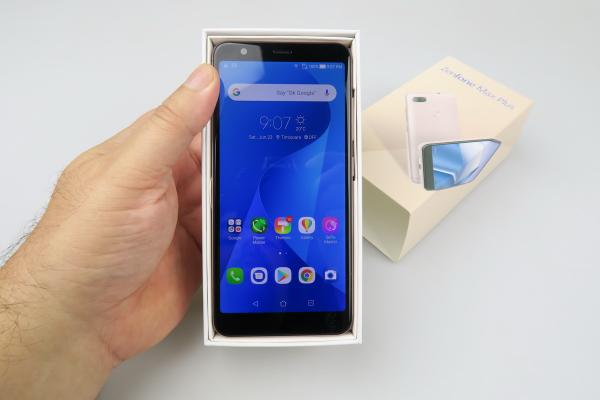 Unboxing ASUS ZenFone Max Plus (M1) (conținutul cutiei)