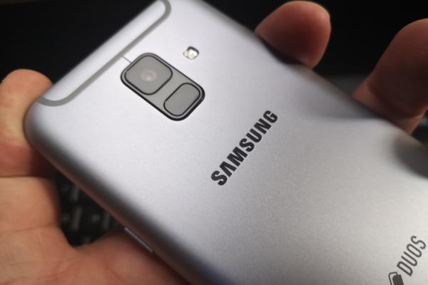 Samsung Galaxy A6 (2018) - Fotografii Hands-On