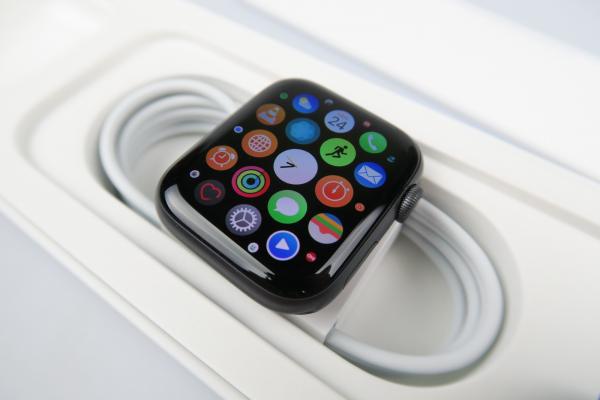 Apple Watch Series 4 44mm - Unboxing