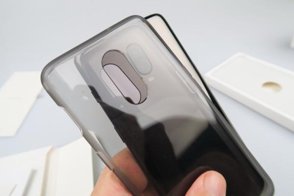 OnePlus 6T - Accesorii