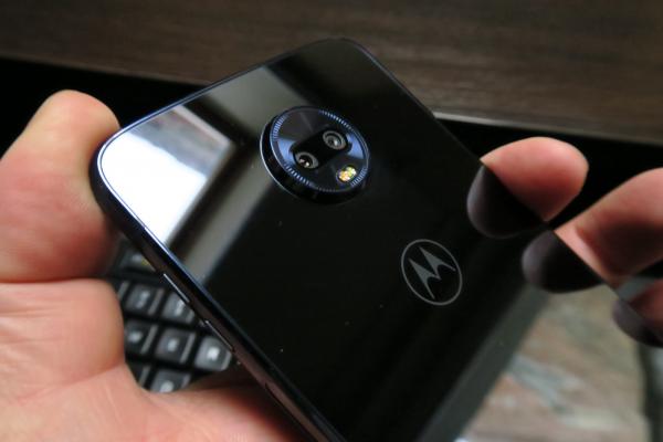Motorola Moto Z3 Play - Fotografii Hands-On