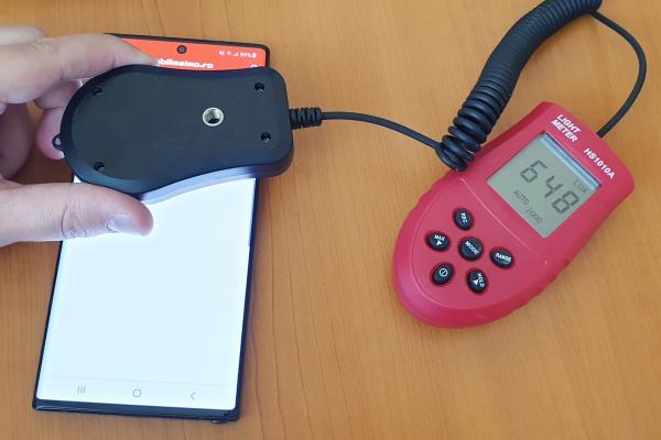 Luminozitate display Samsung Galaxy Note 10+ și ecran văzut la microscop