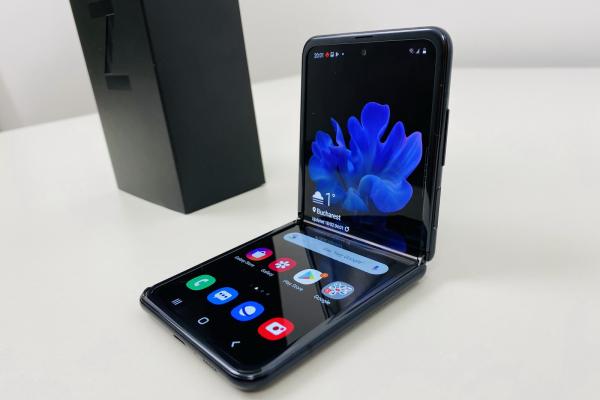 Samsung Galaxy Z Flip - Unboxing