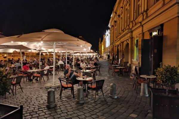 Fotografii făcute seara cu Huawei P40 Lite 5G (mostre foto low light)