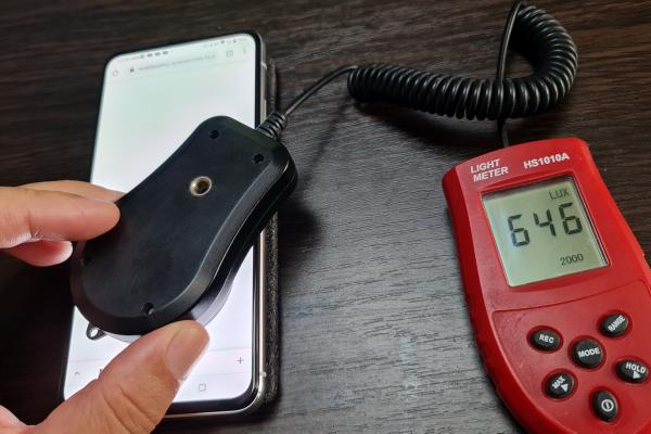 Luminozitate display ASUS ZenFone 7 Pro ș ecranul văzut la microscop