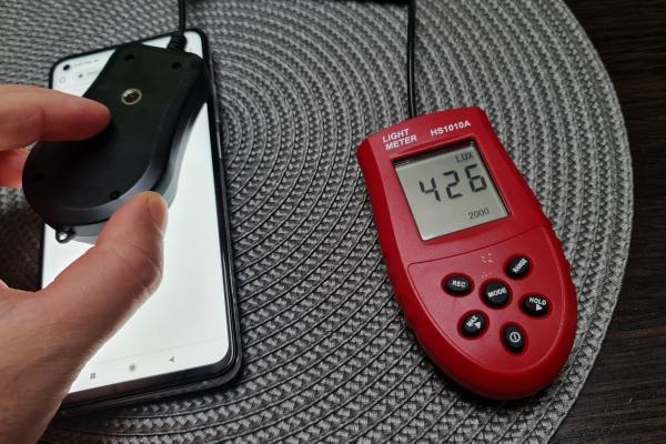Luminozitate display Xiaomi Mi 10T 5G și ecranul văzut la microscop