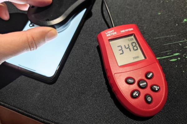 Luminozitate display Poco X3 Pro
