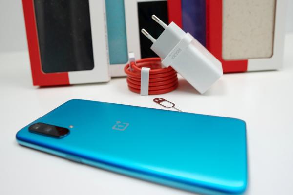 Unboxing OnePlus Nord CE 5G (conținutul cutiei)