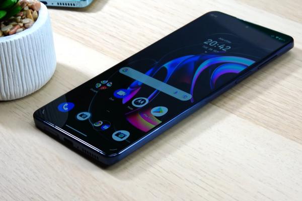 Motorola Edge 20 Pro - Galerie foto Mobilissimo.ro