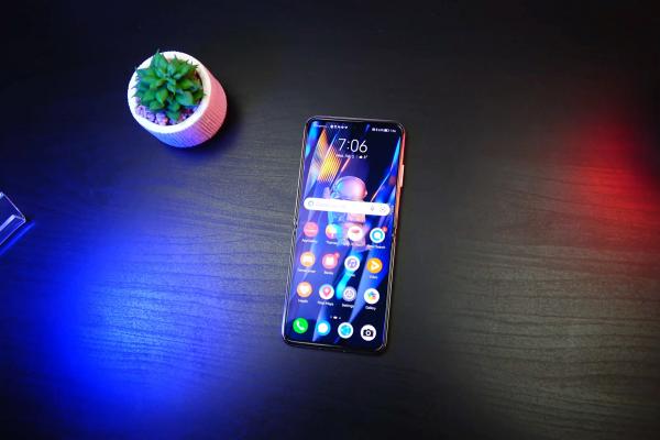 Huawei P50 Pocket - Galerie foto Mobilissimo.ro