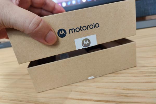 Motorola Edge 30 Ultra - Unboxing