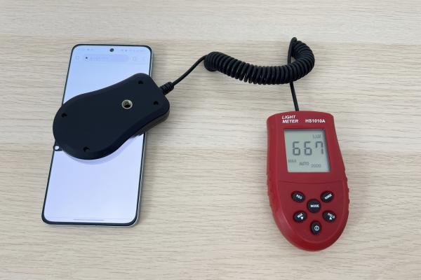 Luminozitate display OPPO Reno 8 Pro