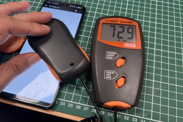 Luminozitate display Motorola RAZR 40 Ultra