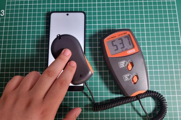Luminozitate display OPPO A98 5G