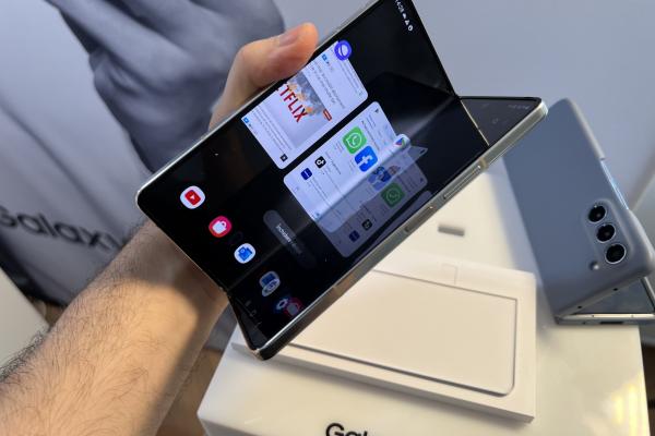 Fotografii hands-on Samsung Galaxy Z Fold 5