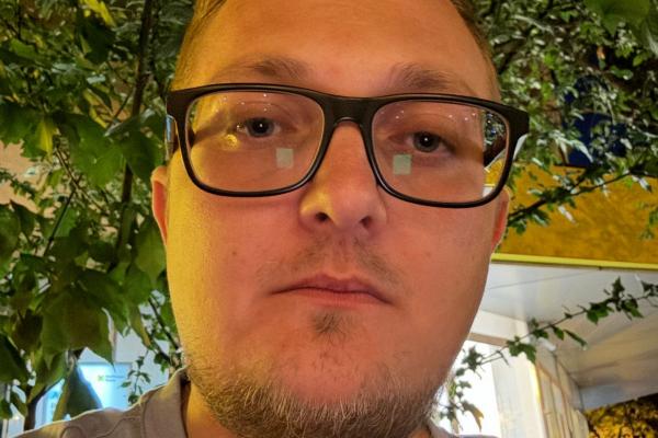 Apple iPhone 15 - Mostre Foto (selfie)