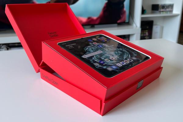 OnePlus Open - Unboxing