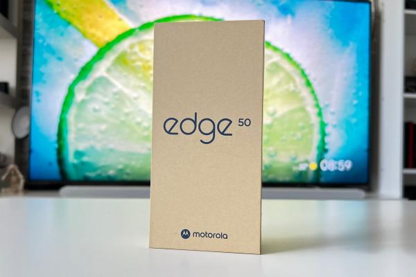 Motorola edge 50 - Unboxing