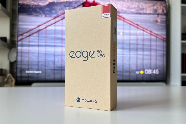 Motorola Edge 50 Neo - Unboxing