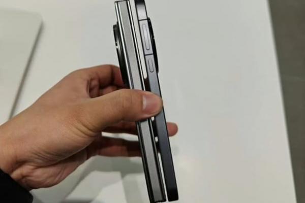 OPPO Find N5 comparat cu OPPO Find X8 - Fotografii hands-on