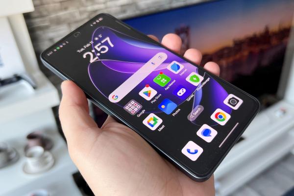OPPO Reno13 F - Unboxing