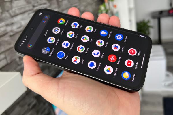 Google Pixel 9a - Design