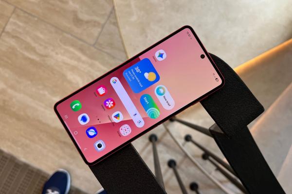 Samsung Galaxy Z Flip7 - Fotografii Hands-On de la evenimente
