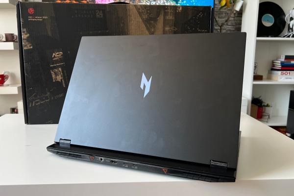 ACER Nitro 18 AI (AN18-61) - Design