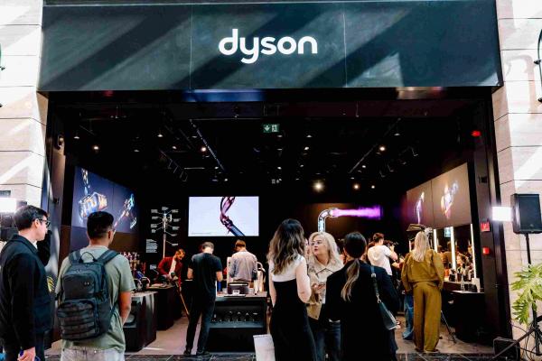 Dyson a inaugurat primul său magazin fizic în România