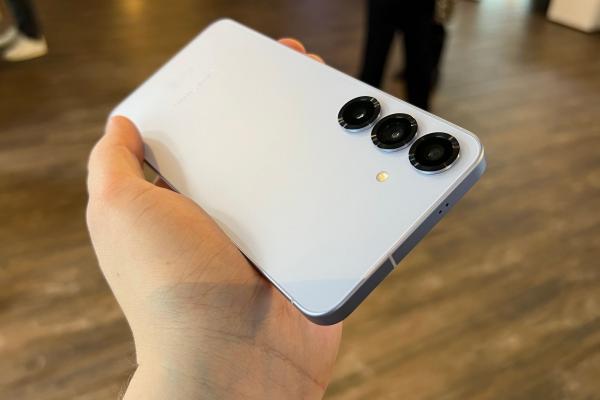 Vom avea schimbări ca RAM/stocare pe noile flagship-uri Galaxy S26? Iată cum arată configurațiile