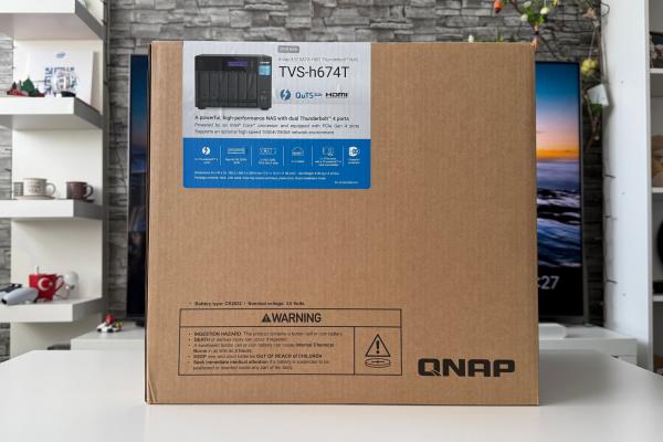 QNAP TVS-h674T - Unboxing