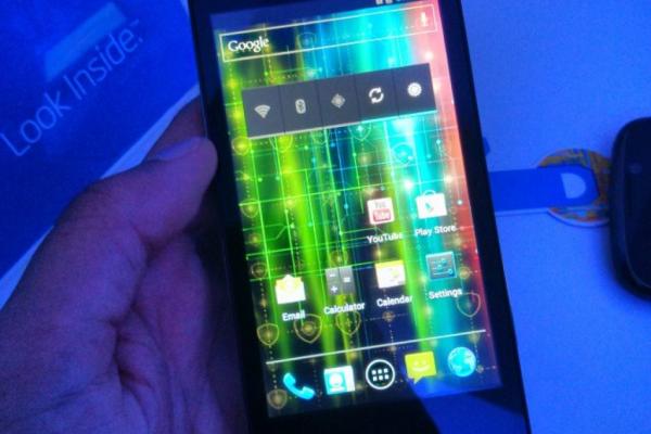 Ce noutăți pe telefoane mobile ne-a pregătit Intel România?