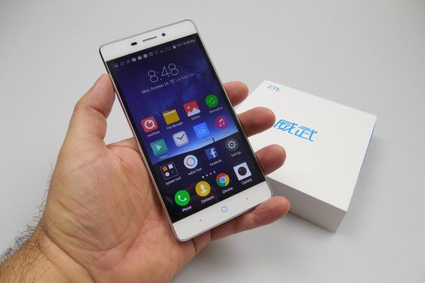 ZTE V5 Pro - Unboxing
