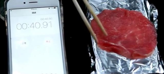 Uitaţi de grătare! Cineva a prăjit carne pe un Galaxy Note 7, într-un clip posibil fals (Video)