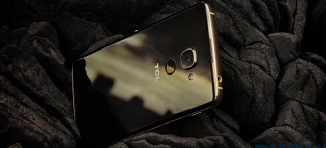 TCL anunţă oficial telefonul flagship TCL 950, cu procesor Snapragon 820 şi difuzoare stereo; E un BlackBerry DTEK60 rebranduit