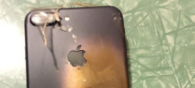 Boom! Un iPhone 7 ar fi explodat în vreme ce era livrat spre client