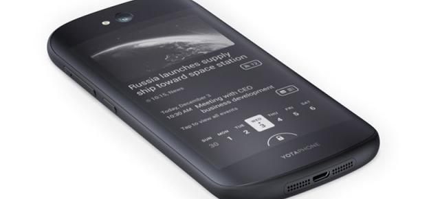 Yotaphone 2 - smartphone-ul cu display secundar e-Ink costă acum doar 535 lei; iată de unde poate fi achiziționat!