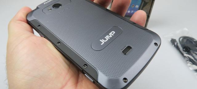 Allview E3 Jump unboxing: scoatem din cutie primul telefon rugged de la Allview (Video)