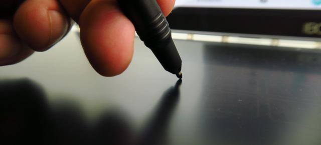 Lenovo Yoga Book: OS, UI, aplicaţii pe bază de Android şi Book UI; Analizăm şi tastatura şi stylus-ul Real Pen!