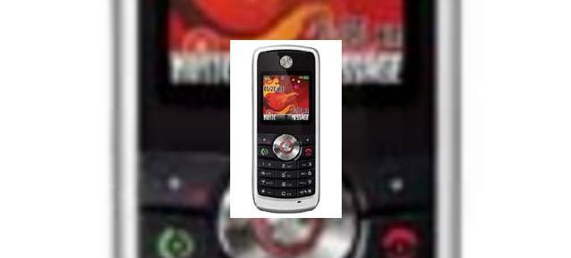 2 noi handseturi Motorola anuntate, W230 si W270