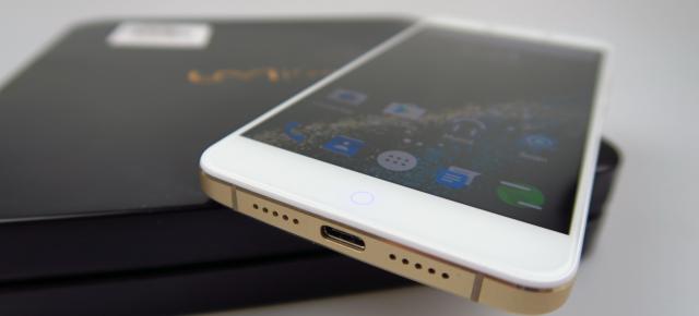 UMi Super unboxing: smartphone cu 4 GB RAM şi buton Home hipnotic (Video)