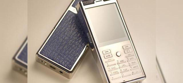 Bellperre, telefonul impodobit cu piele de crocodil